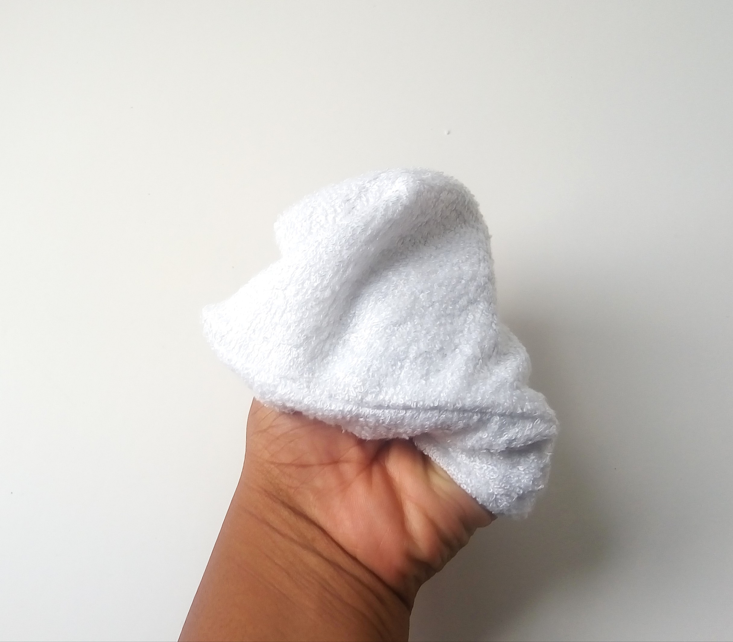 Gant démaquillant wax et en bambou très doux, idéal pour  