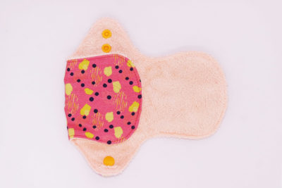 protection menstruelle lavable rose